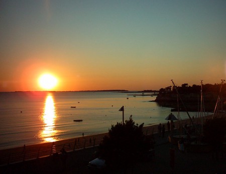 COUCHER DE SOLEIL SUR LA GRANDE PLAGE